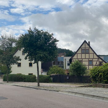 Alter Ortskern von Cossebaude | Blickpunkt ist ein Fachwerkhaus